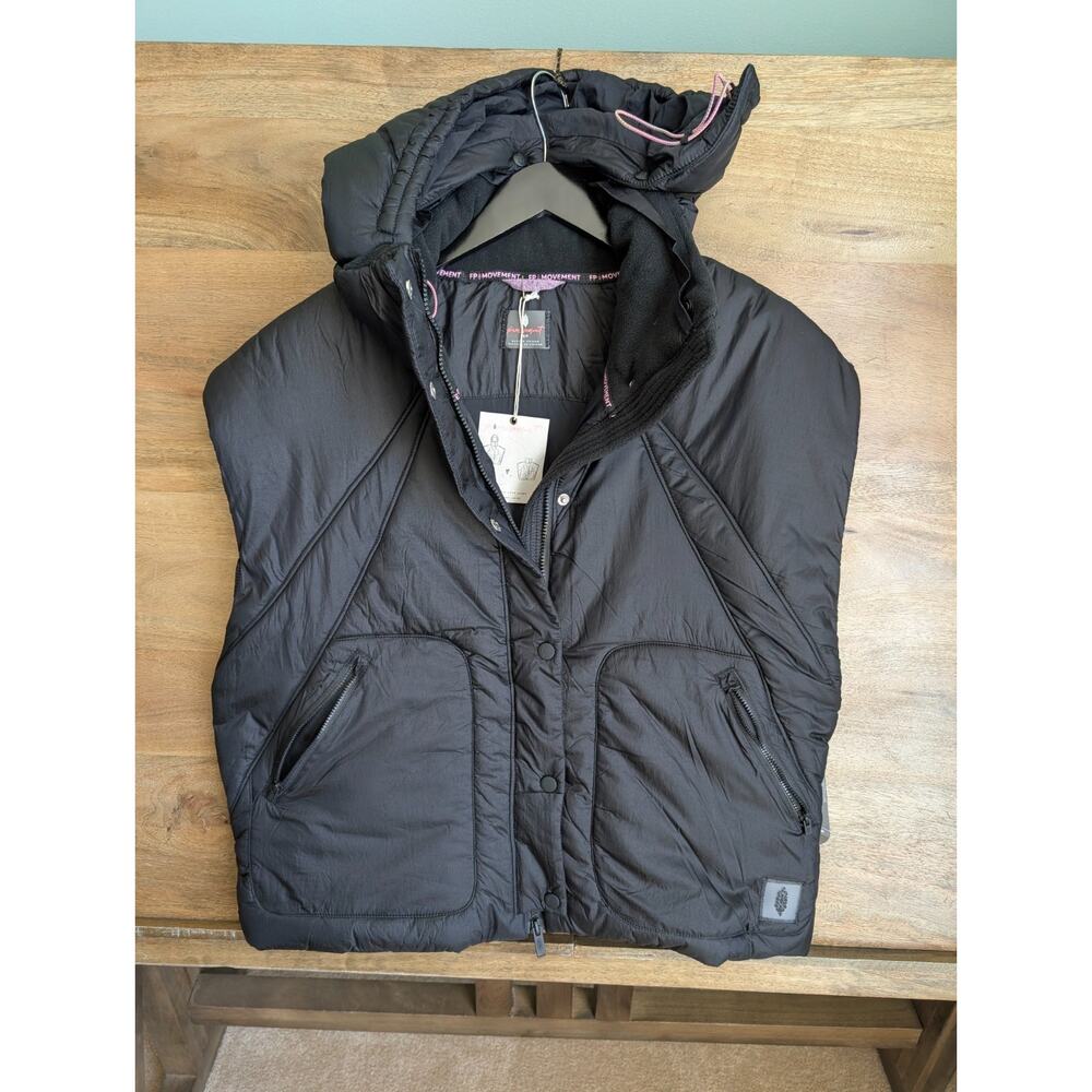NWT Free People Movement Parker Vest Womens Small Black Removable Hood Full Zip